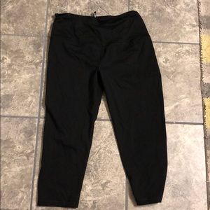 Victoria Sport Capri Pant